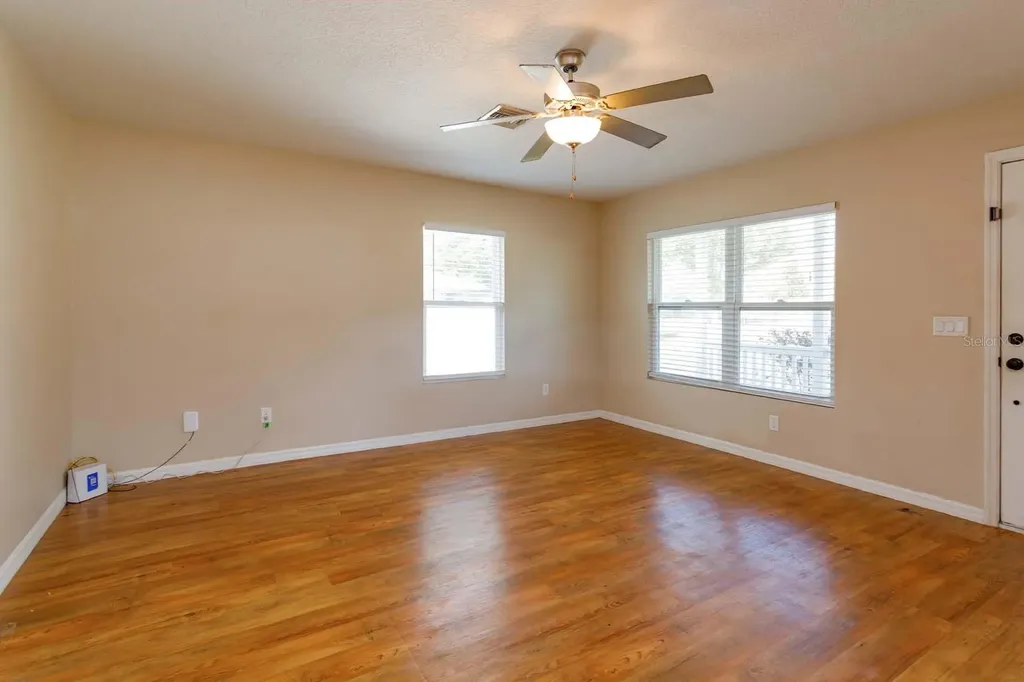 431 Midway Avenue Mascotte FL 34753