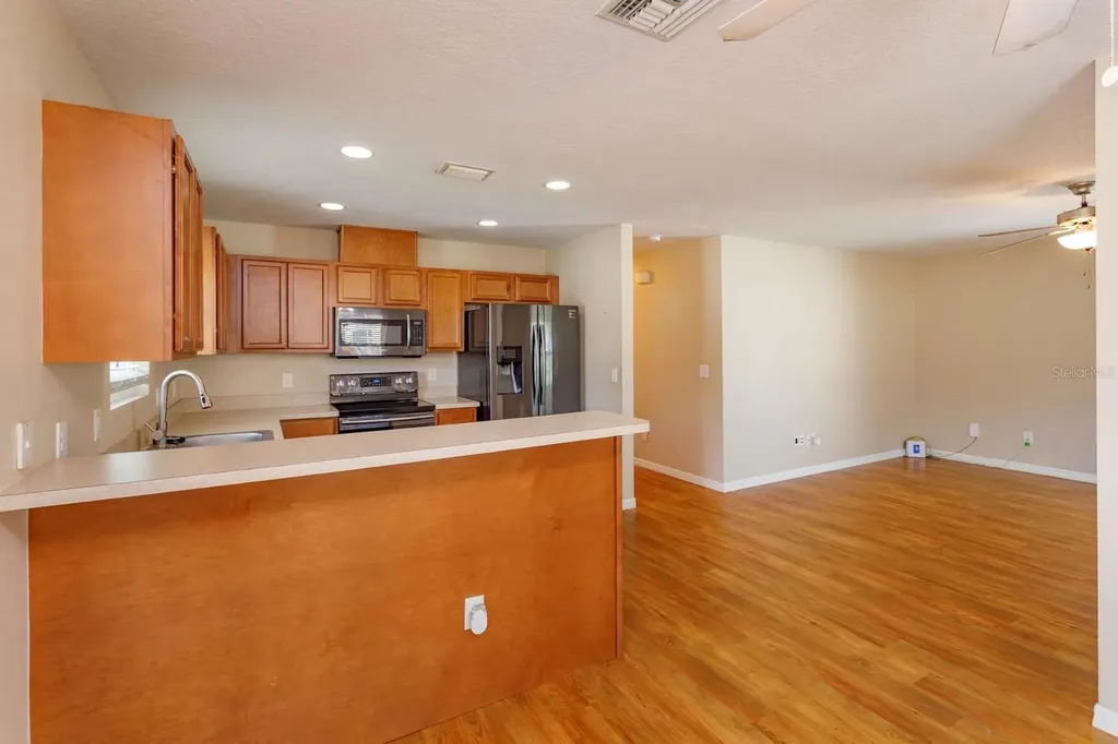 431 Midway Avenue Mascotte FL 34753