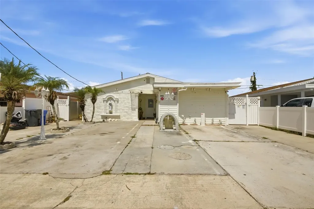 6812 N Thatcher Avenue Tampa FL 33614