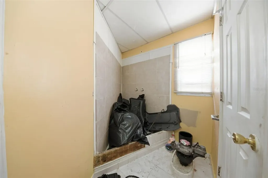 6812 N Thatcher Avenue Tampa FL 33614