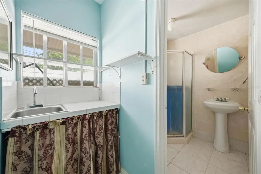 6812 N Thatcher Avenue Tampa FL 33614