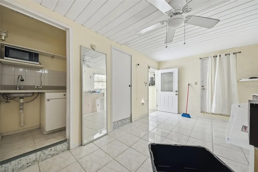 6812 N Thatcher Avenue Tampa FL 33614