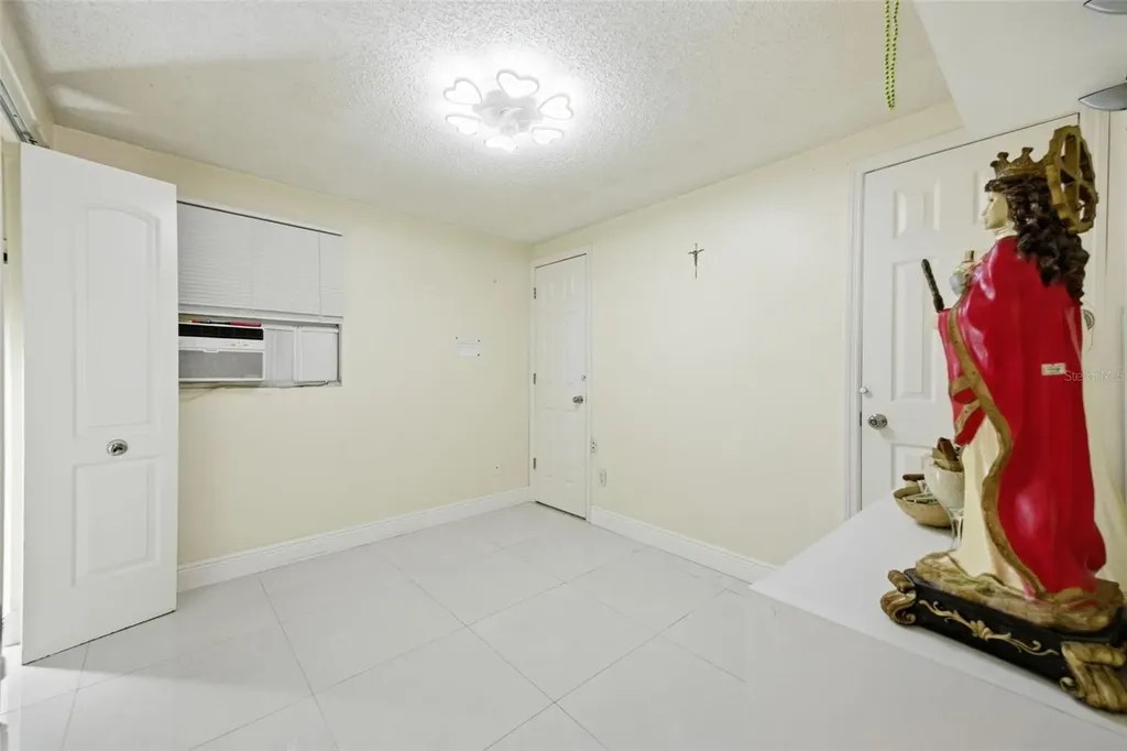 6812 N Thatcher Avenue Tampa FL 33614
