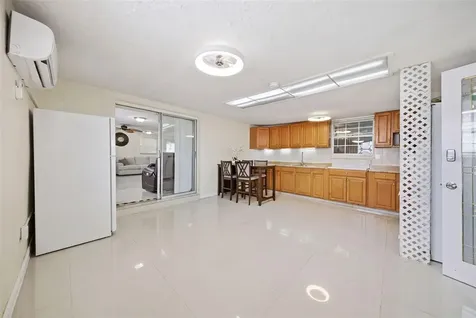 6812 N Thatcher Avenue Tampa FL 33614