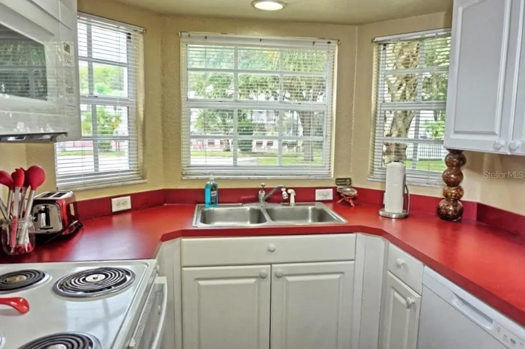2077 Wetland Point Lutz FL 33558