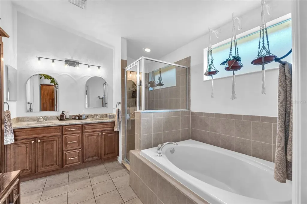 16316 Bridgeglade Lane Lithia FL 33547