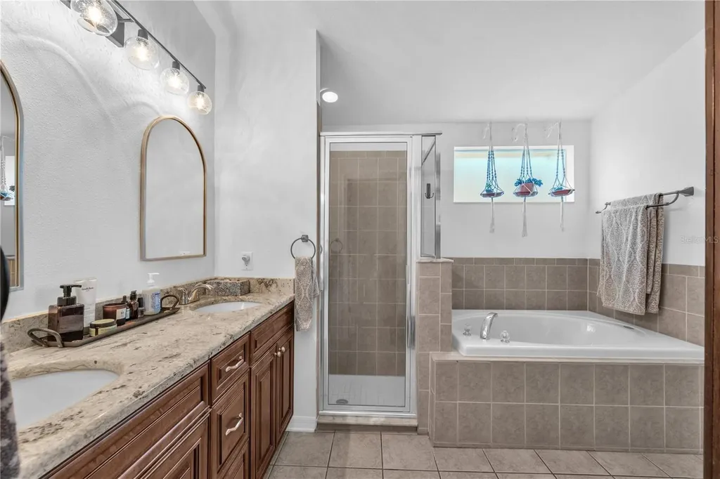 16316 Bridgeglade Lane Lithia FL 33547