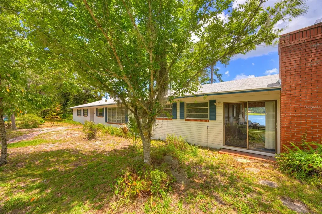 33 Willow Lane Deland FL 32724