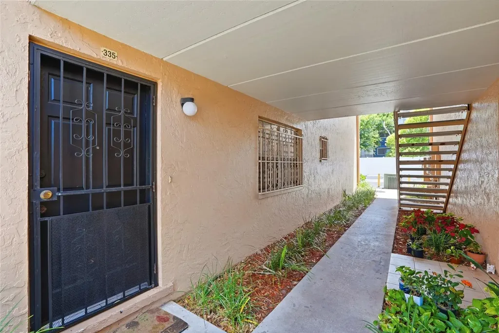 4715 Christa Court Tampa FL 33614