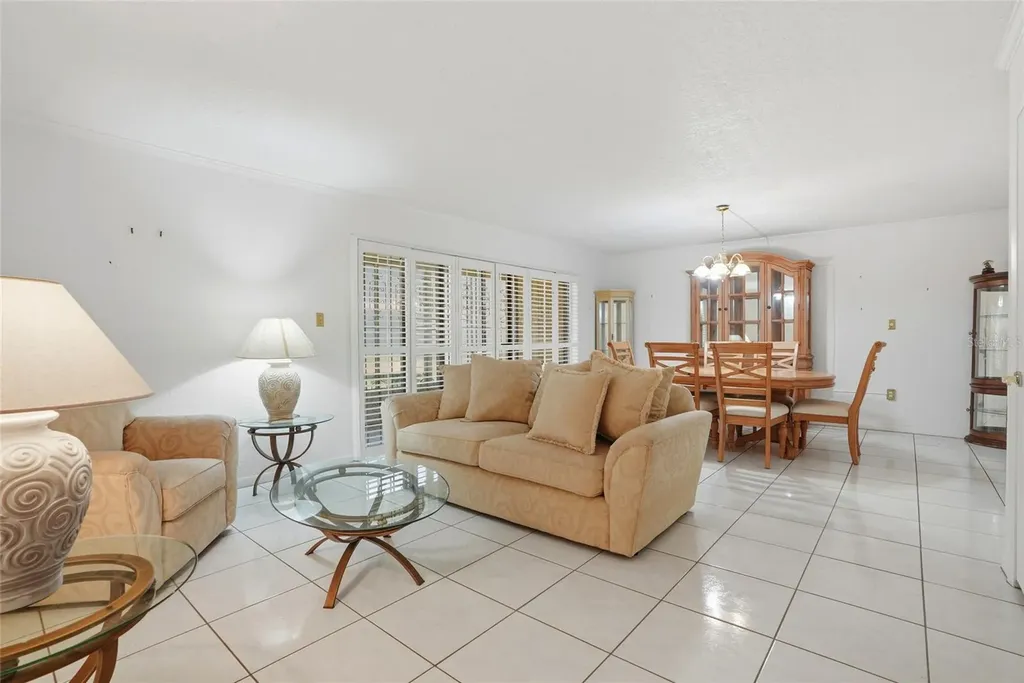 4715 Christa Court Tampa FL 33614