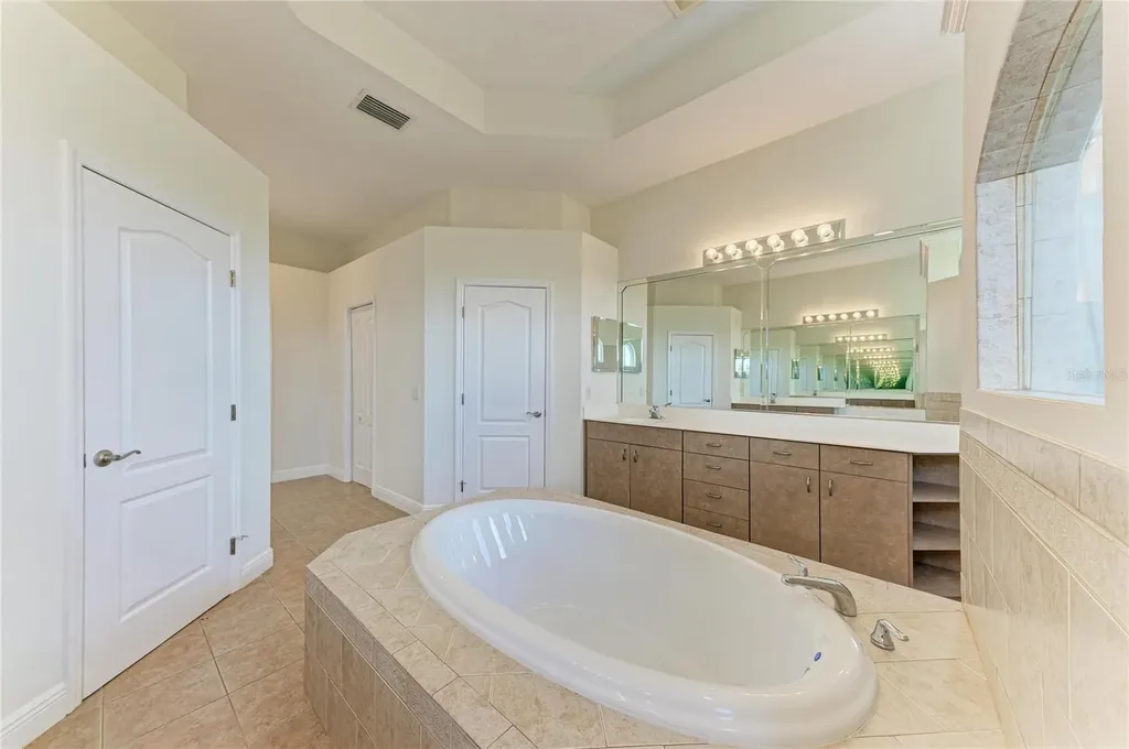 5605 Lake Paddock Circle Parrish FL 34219