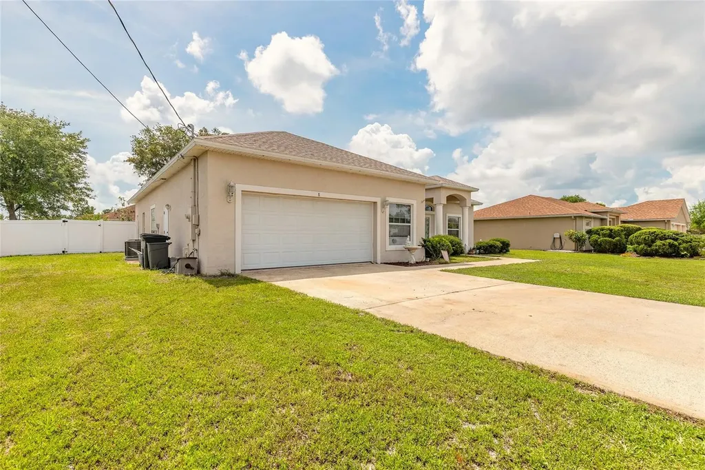 8 Lamoyne Lane Palm Coast FL 32137