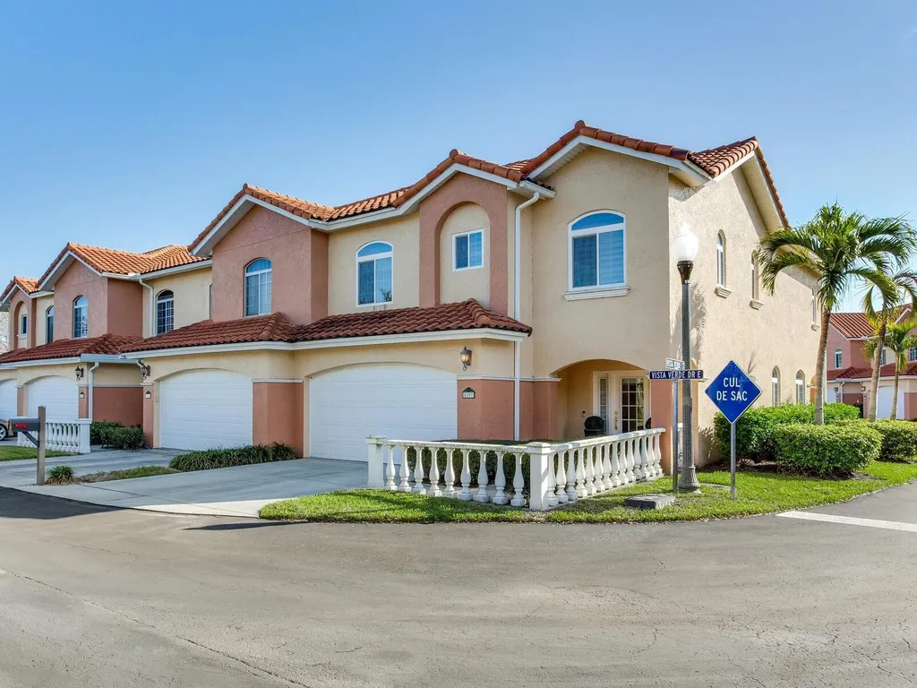 6302 Vista Verde Drive E St Petersburg FL 33707