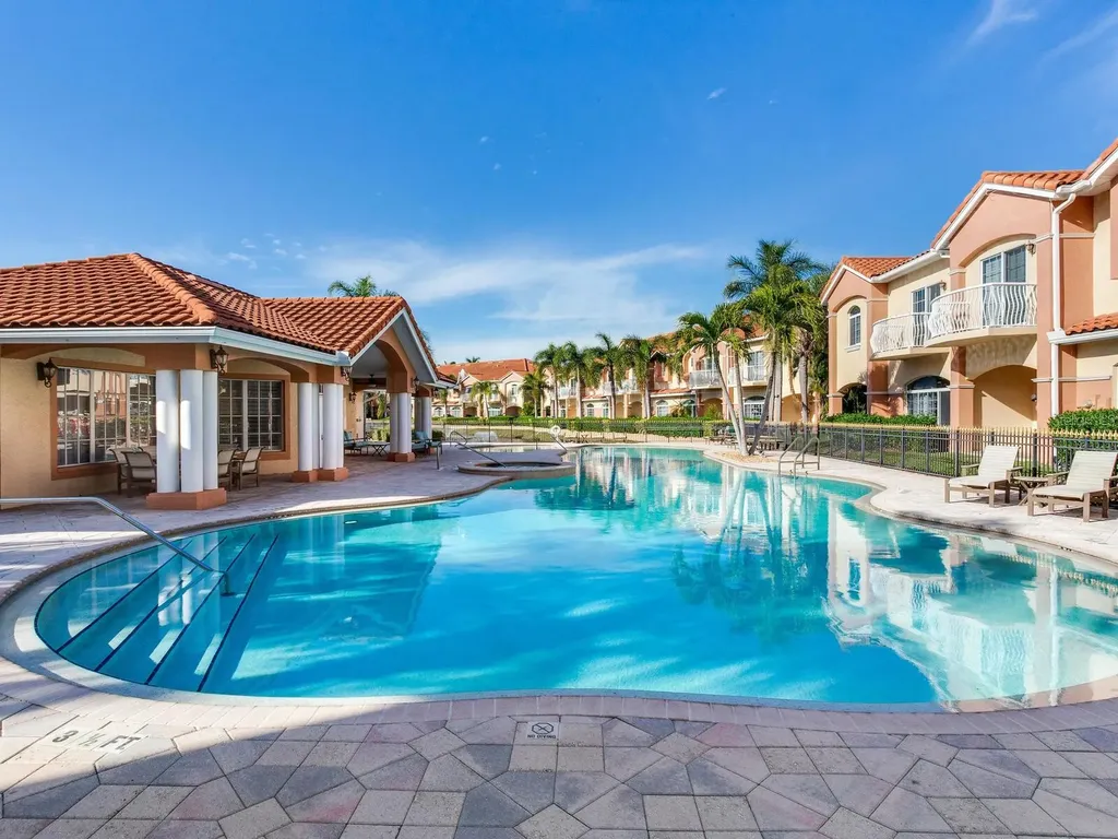 6302 Vista Verde Drive E St Petersburg FL 33707