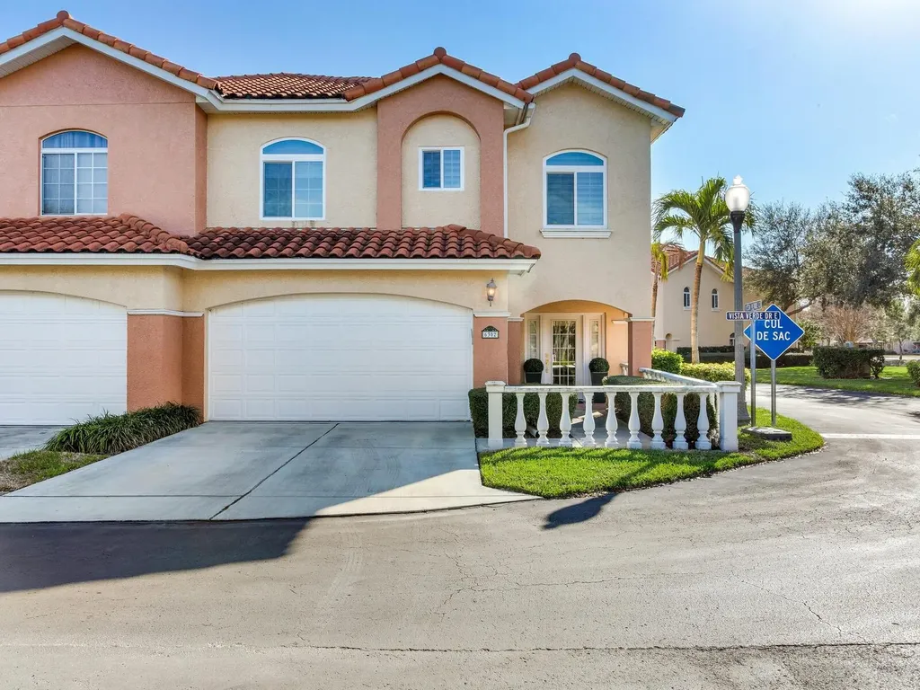 6302 Vista Verde Drive E St Petersburg FL 33707
