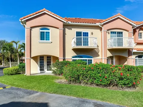 6302 Vista Verde Drive E St Petersburg FL 33707