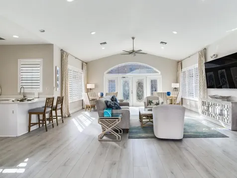 6302 Vista Verde Drive E St Petersburg FL 33707