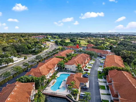 6302 Vista Verde Drive E St Petersburg FL 33707