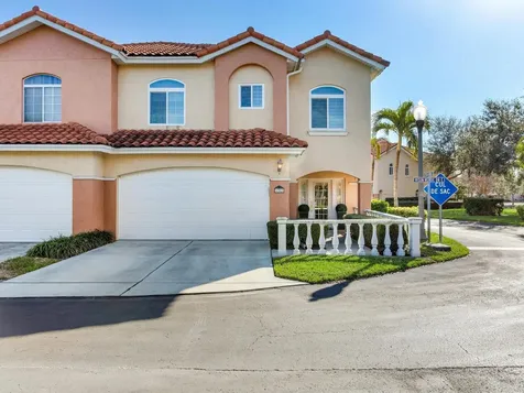 6302 Vista Verde Drive E St Petersburg FL 33707