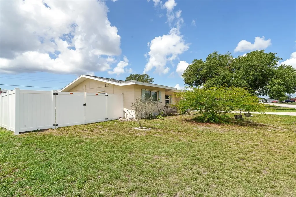 22129 Rochester Avenue Port Charlotte FL 33952
