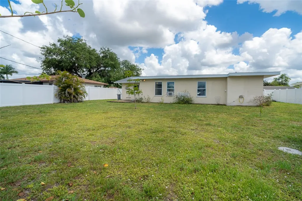 22129 Rochester Avenue Port Charlotte FL 33952