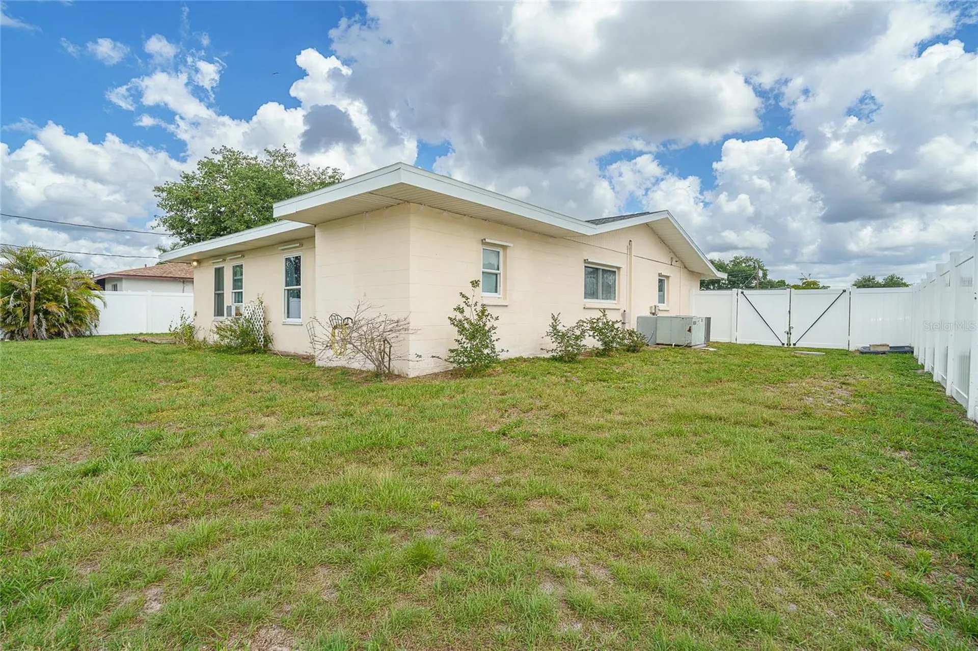 22129 Rochester Avenue Port Charlotte FL 33952