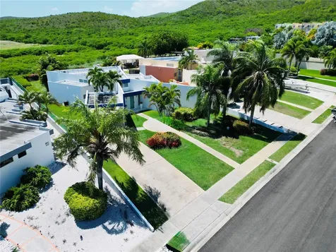 . Villas De Bahia Lajas PR 00667