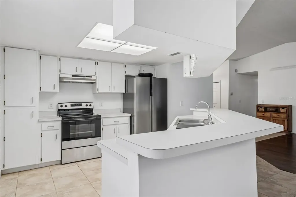 126 S Saint Cloud Avenue Valrico FL 33594