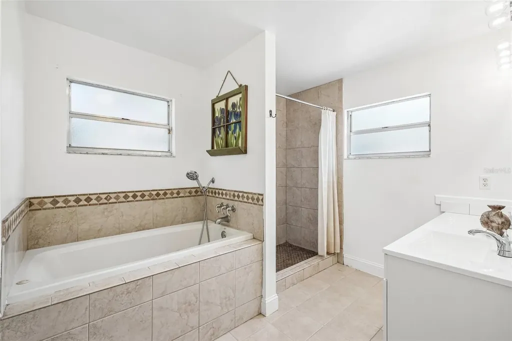 126 S Saint Cloud Avenue Valrico FL 33594