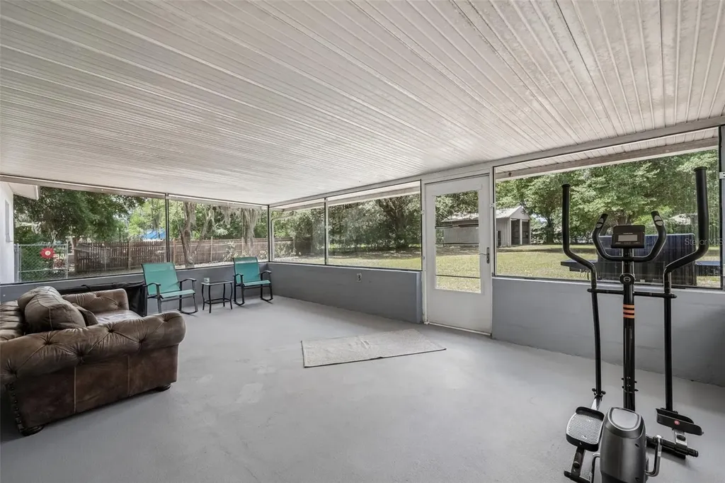 126 S Saint Cloud Avenue Valrico FL 33594