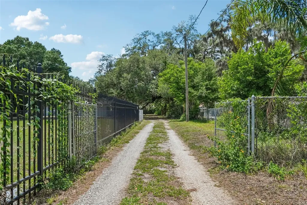 126 S Saint Cloud Avenue Valrico FL 33594