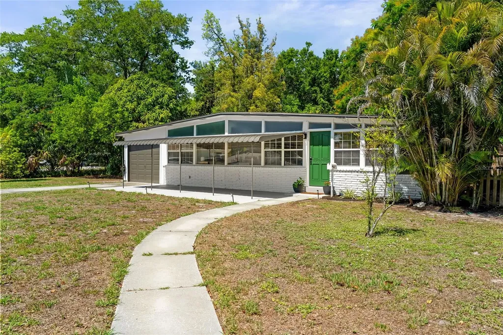 6800 Onyx Drive N St Petersburg FL 33702