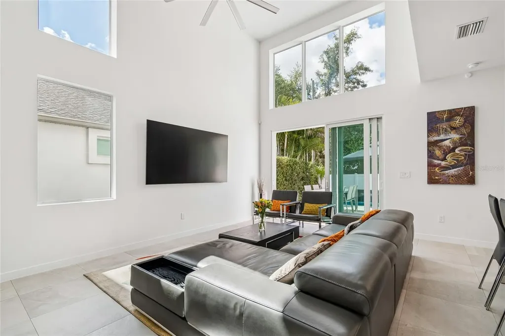 1314 1/2 W. Lemon Street Tampa FL 33606