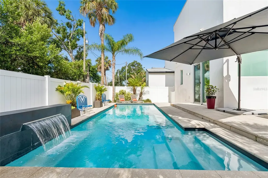 1314 1/2 W. Lemon Street Tampa FL 33606
