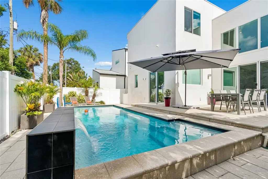 1314 1/2 W. Lemon Street Tampa FL 33606