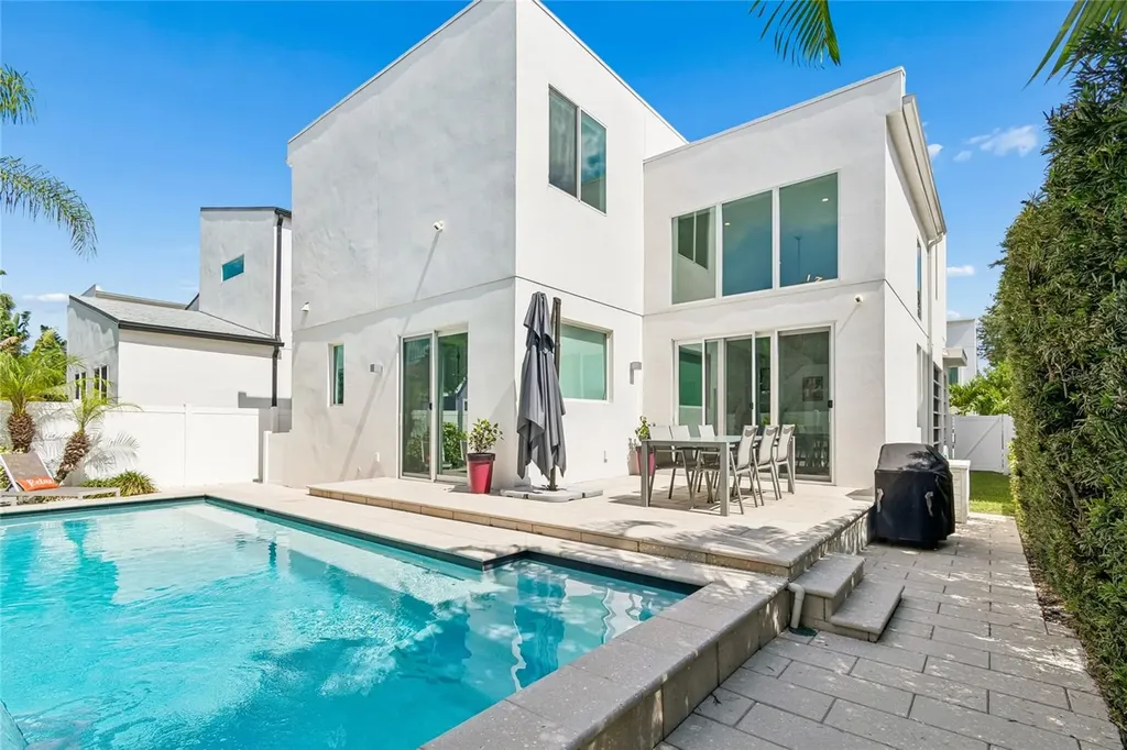 1314 1/2 W. Lemon Street Tampa FL 33606