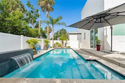 1314 1/2 W. Lemon Street Tampa FL 33606
