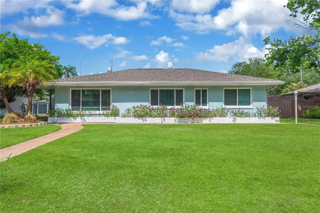 1306 30th Street W Bradenton FL 34205