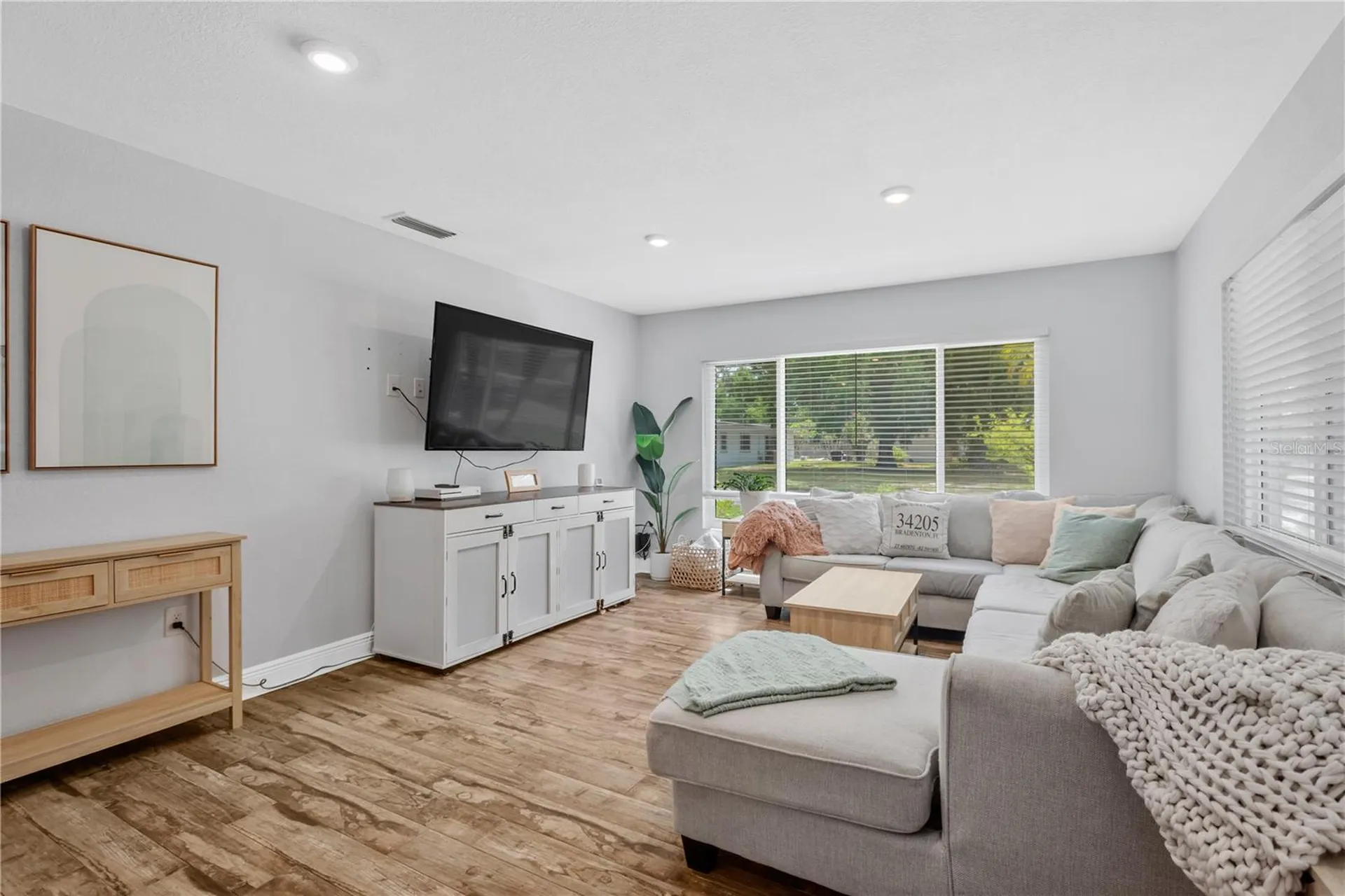 1306 30th Street W Bradenton FL 34205