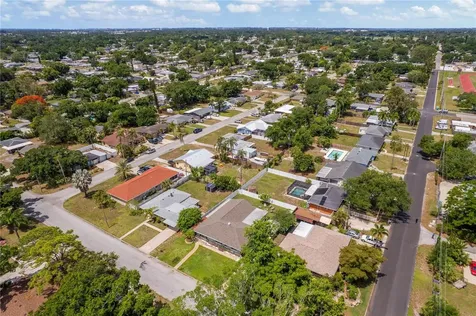 1306 30th Street W Bradenton FL 34205