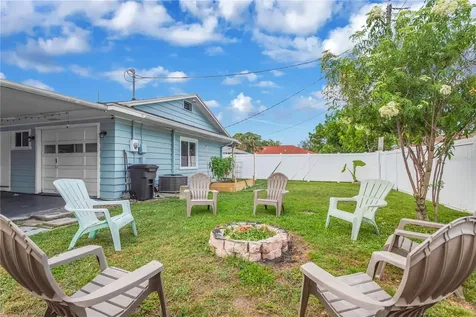 1306 30th Street W Bradenton FL 34205