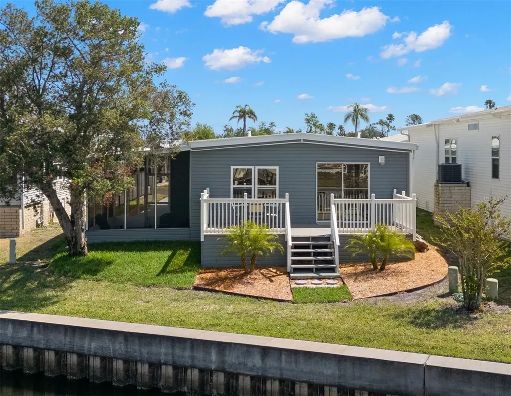 6852 Mount Quincy Drive NE St Petersburg FL 33702