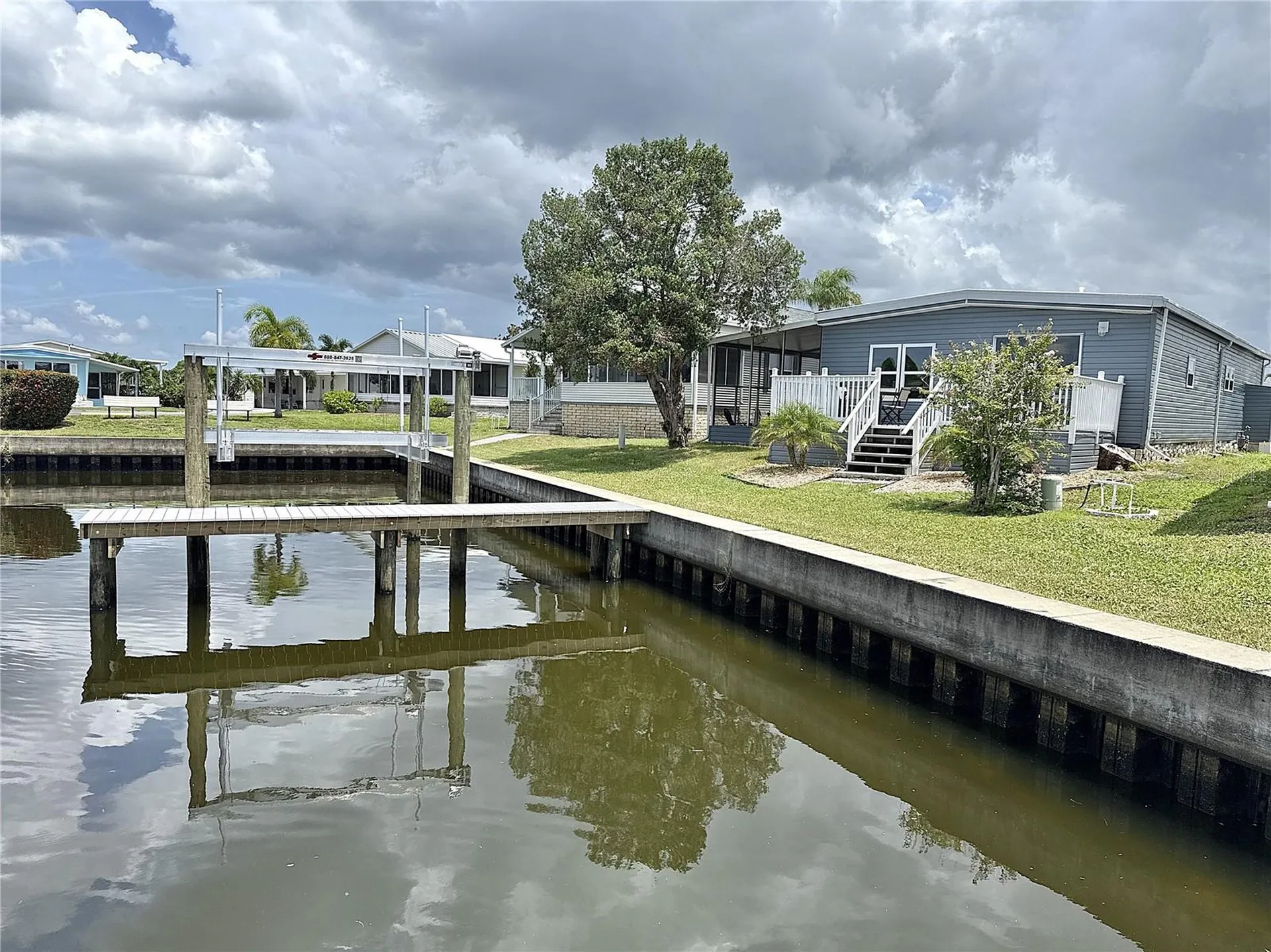 6852 Mount Quincy Drive NE St Petersburg FL 33702