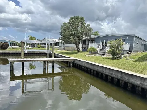 6852 Mount Quincy Drive NE St Petersburg FL 33702