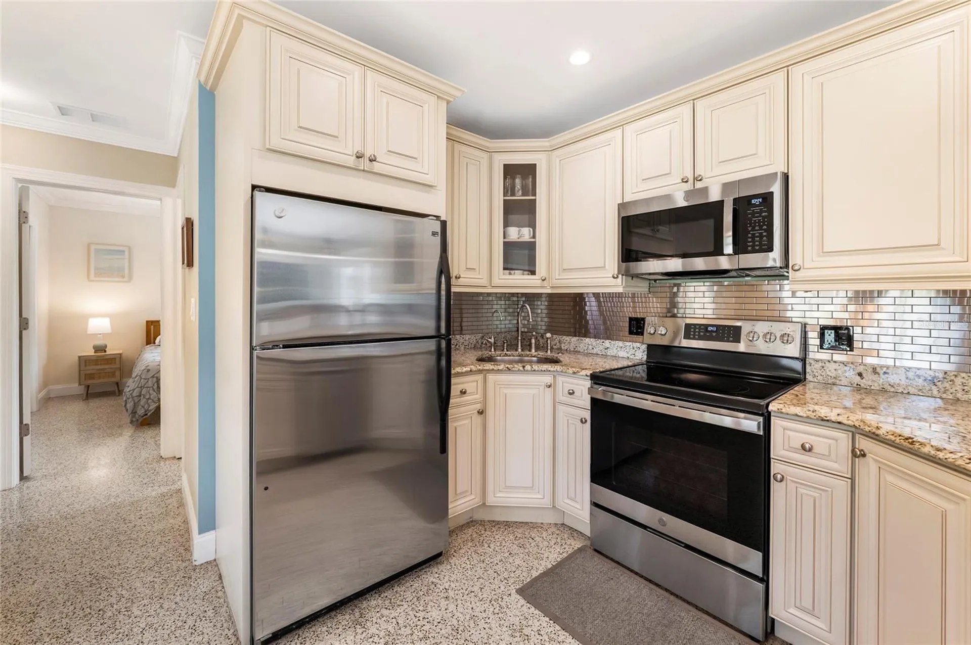 6139 Hollywood Boulevard Sarasota FL 34231