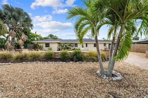 6139 Hollywood Boulevard Sarasota FL 34231