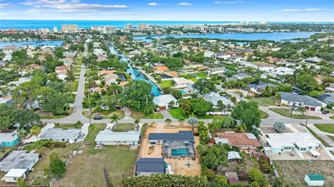 6139 Hollywood Boulevard Sarasota FL 34231