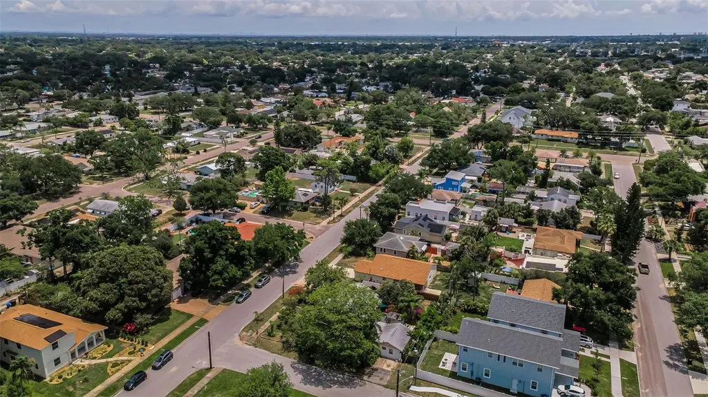 4994 17th Avenue N St Petersburg FL 33710