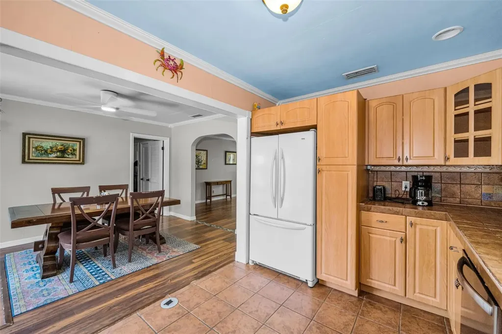 4994 17th Avenue N St Petersburg FL 33710