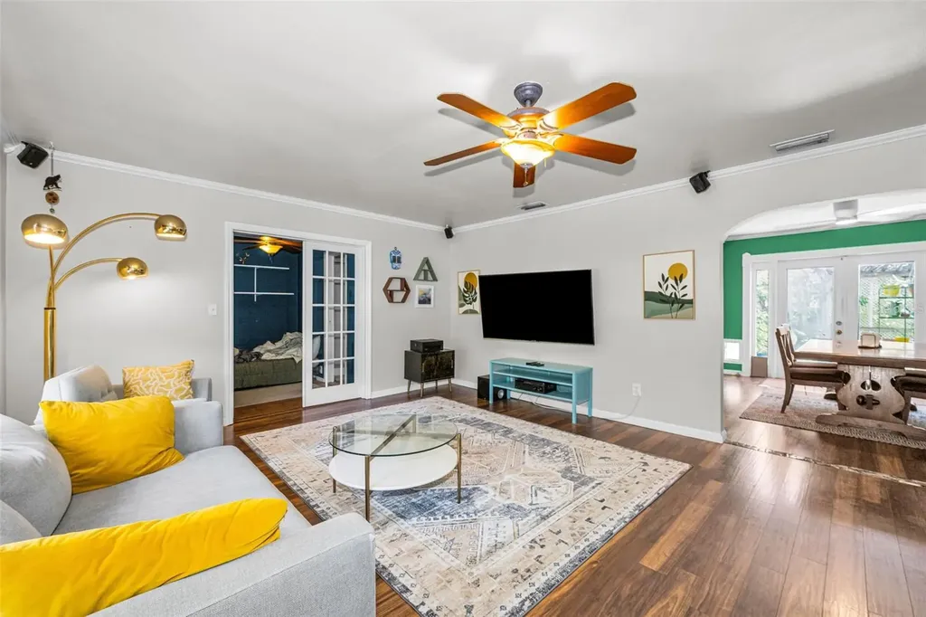 4994 17th Avenue N St Petersburg FL 33710